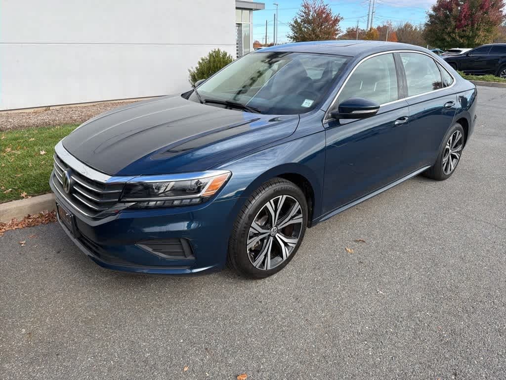 Used 2022 Volkswagen Passat 2.0T SE Sedan