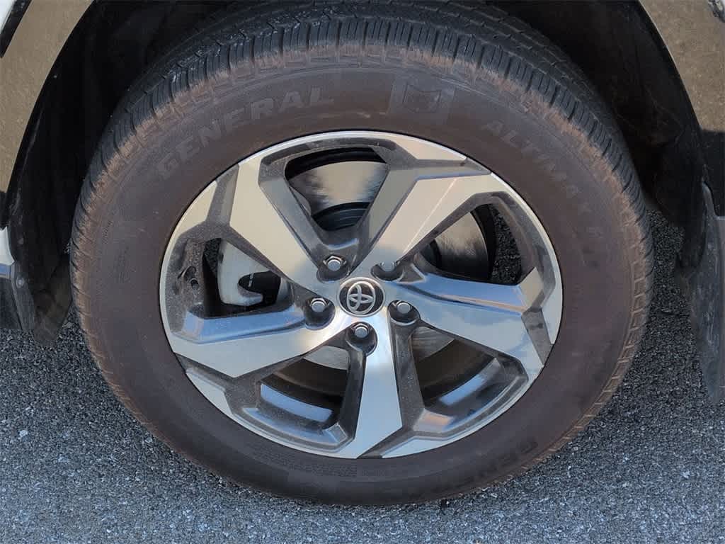 Thumbnail: 2022 Toyota RAV4 - 14