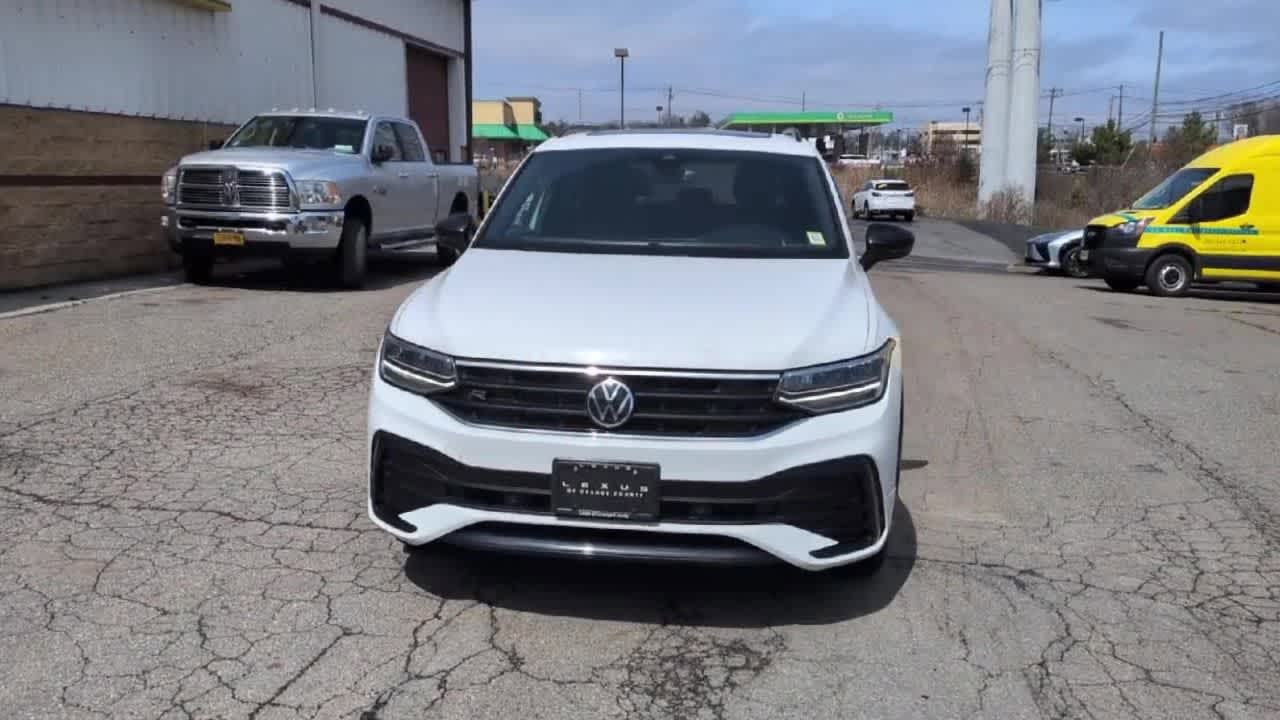 Thumbnail: 2022 Volkswagen Tiguan - 3