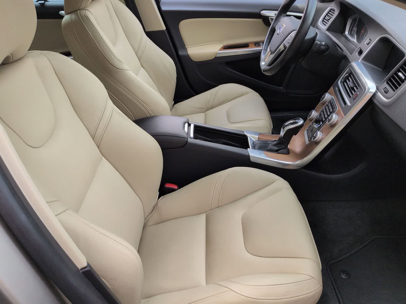 Thumbnail: 2016 Volvo S60 - 24