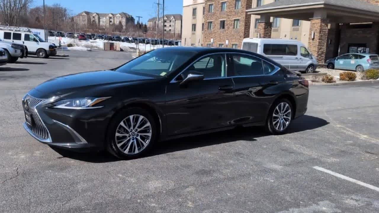 Thumbnail: 2021 Lexus ES - 4