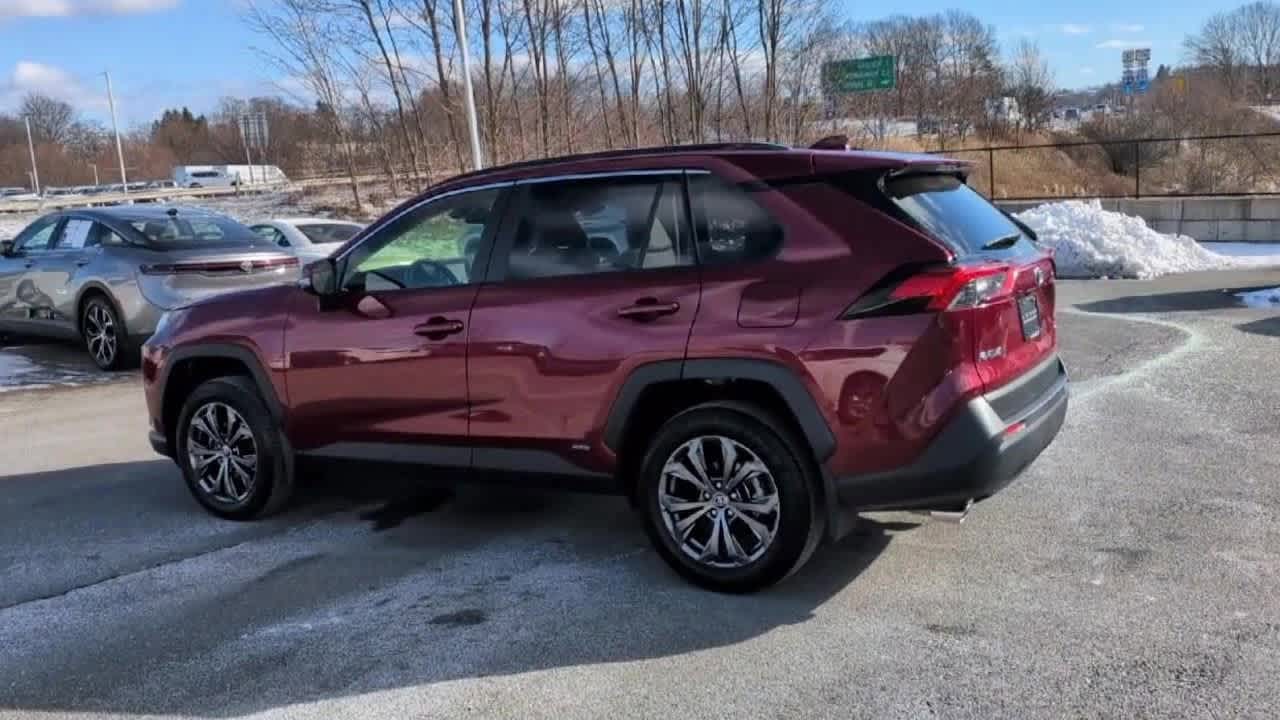 Thumbnail: 2022 Toyota RAV4 - 6