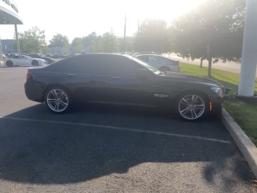 Thumbnail: 2010 BMW 7 Series - 3