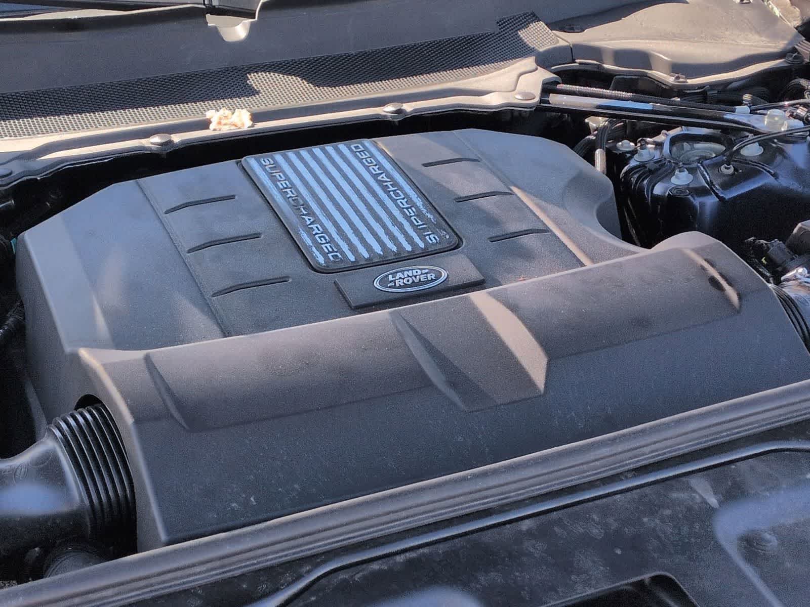 Thumbnail: 2020 Land Rover Discovery - 15