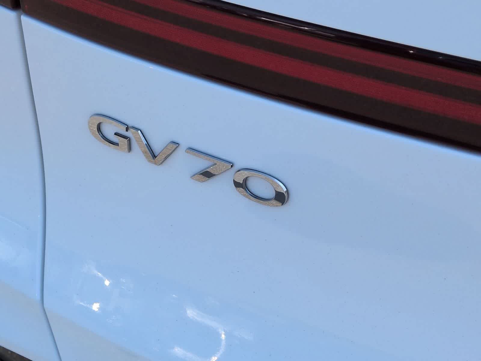 Thumbnail: 2022 Genesis GV70 - 13