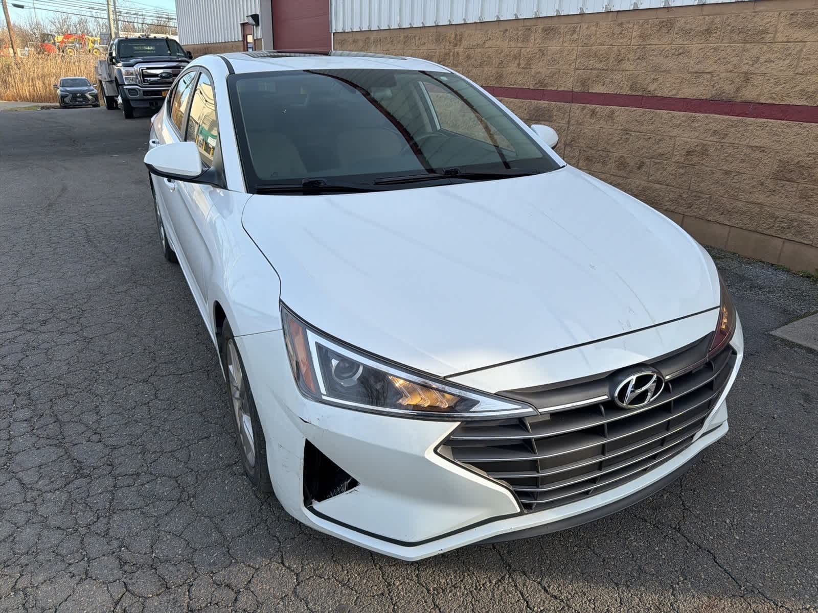 2019 Hyundai Elantra Value Edition photo 3