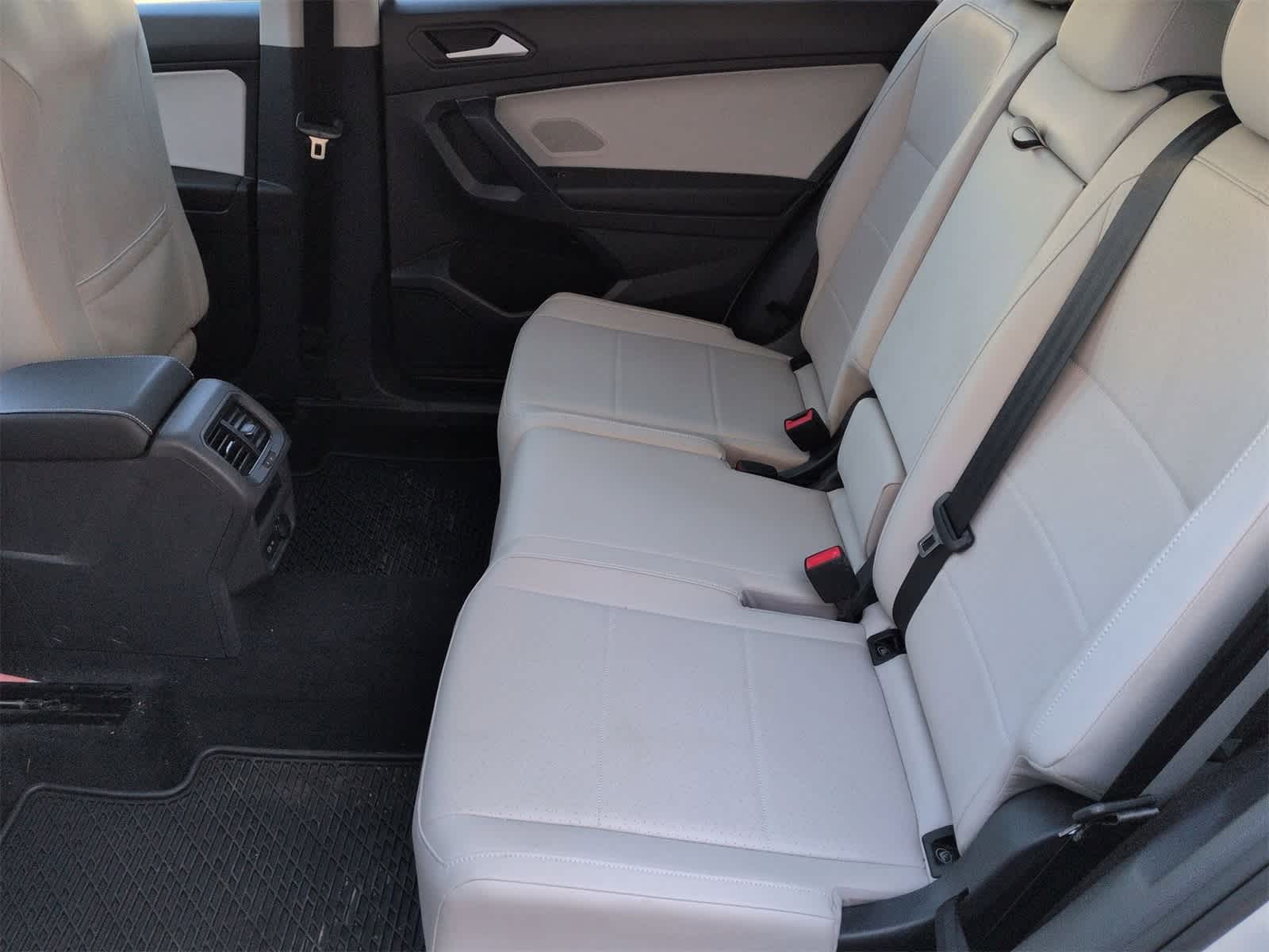 Thumbnail: 2021 Volkswagen Tiguan - 21