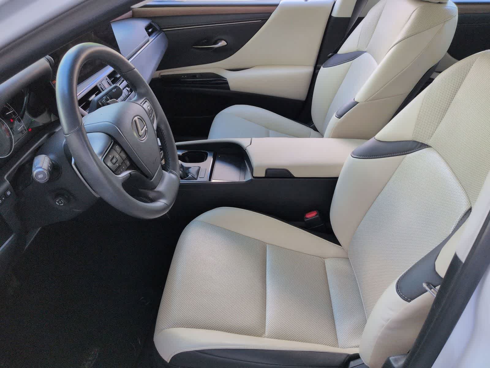 Thumbnail: 2023 Lexus ES - 17