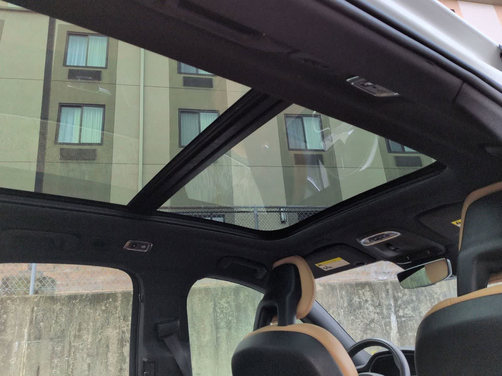 Thumbnail: 2018 Volvo XC60 - 23