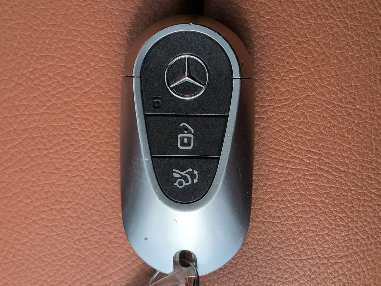 Thumbnail: 2023 Mercedes-Benz C-Class - 35