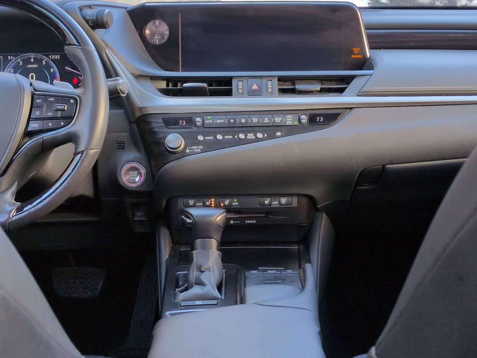 Thumbnail: 2021 Lexus ES - 30