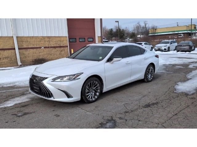 Thumbnail: 2025 Lexus ES - 4