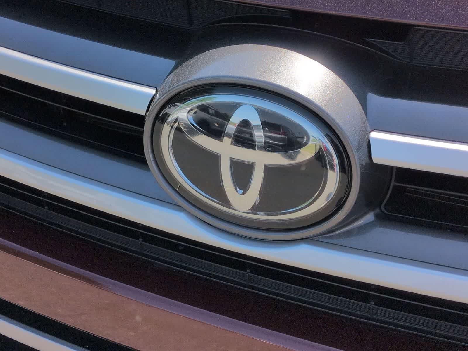 Thumbnail: 2019 Toyota Highlander - 12
