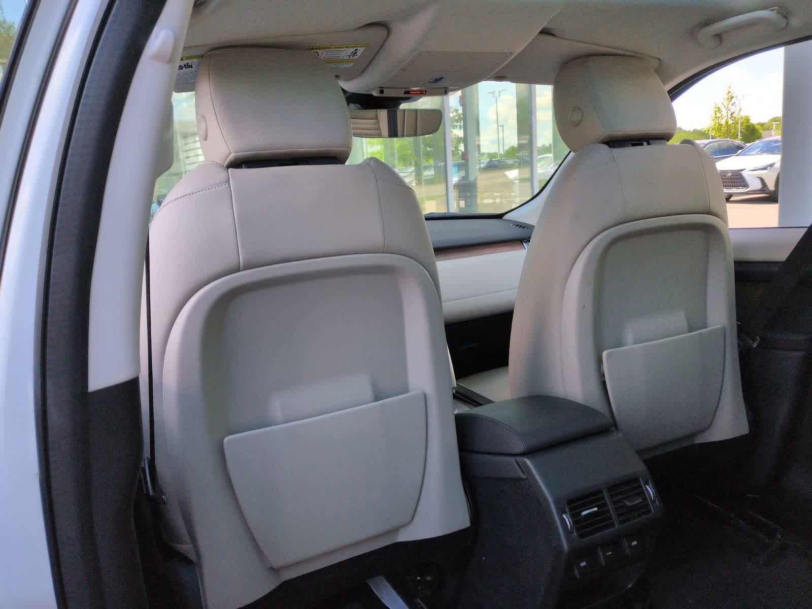 Thumbnail: 2020 Land Rover Discovery Sport - 18