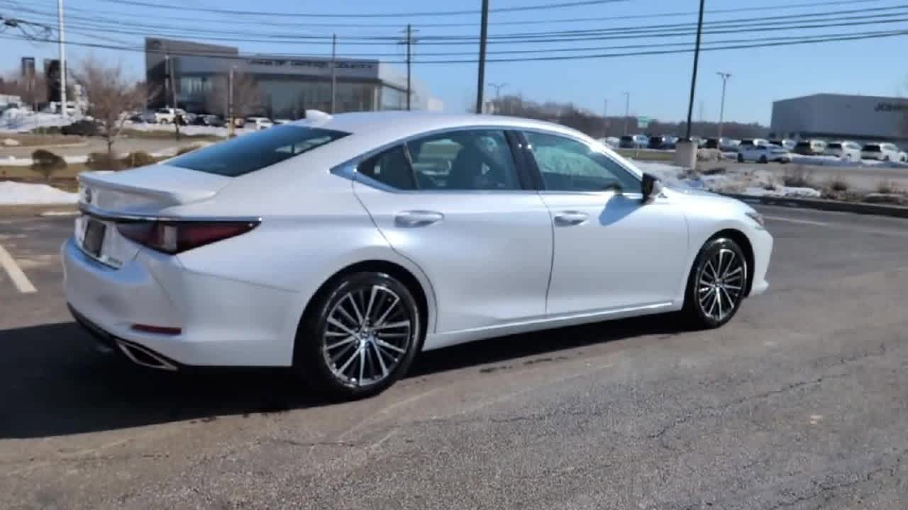 Thumbnail: 2025 Lexus ES - 8