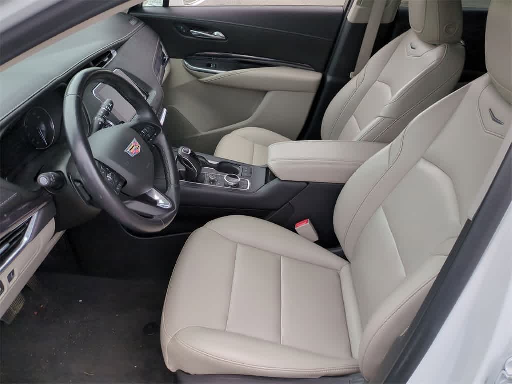 Thumbnail: 2019 Cadillac XT4 - 17