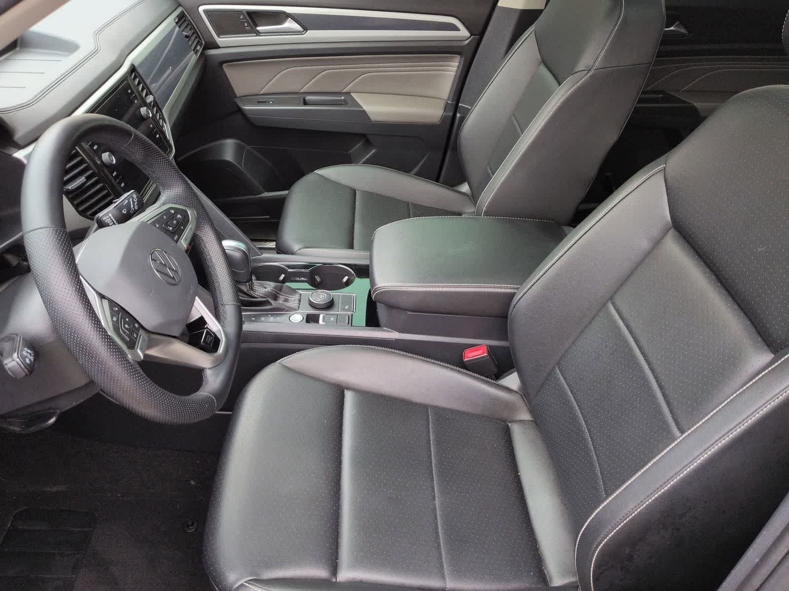 Thumbnail: 2023 Volkswagen Atlas - 17