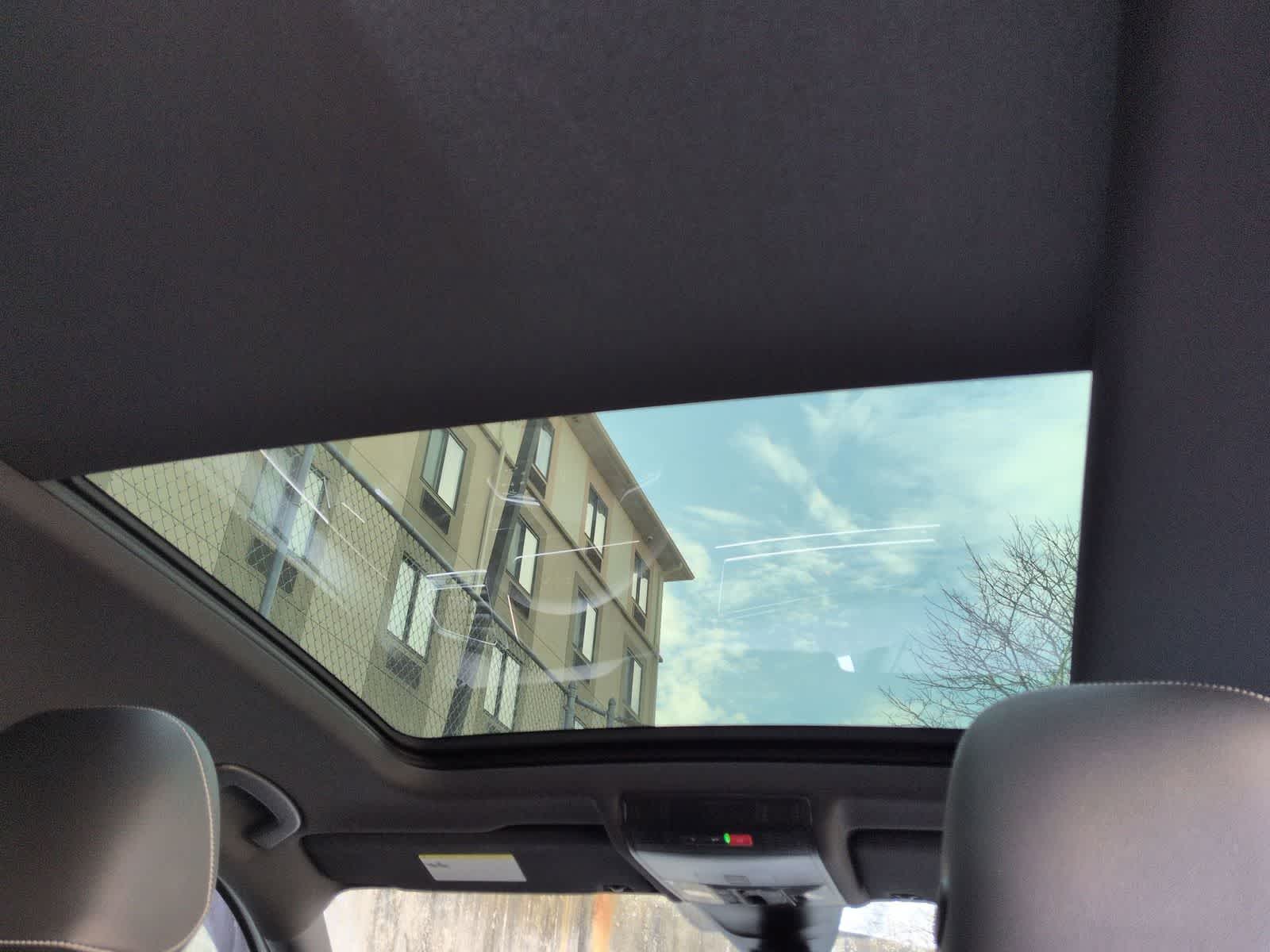 Thumbnail: 2022 Volkswagen Tiguan - 23