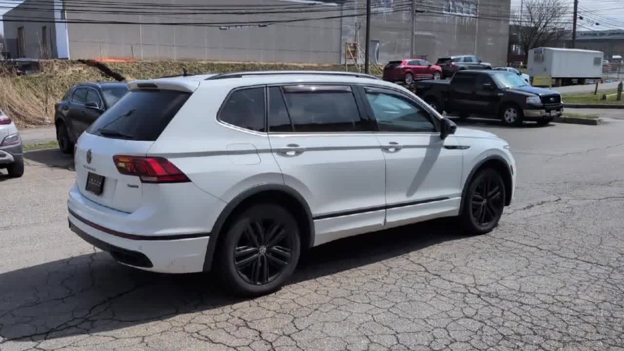 Thumbnail: 2022 Volkswagen Tiguan - 8