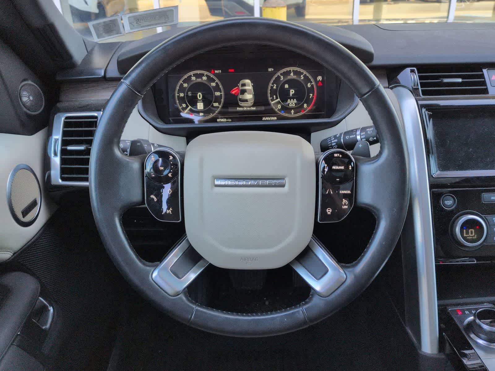 Thumbnail: 2020 Land Rover Discovery - 25