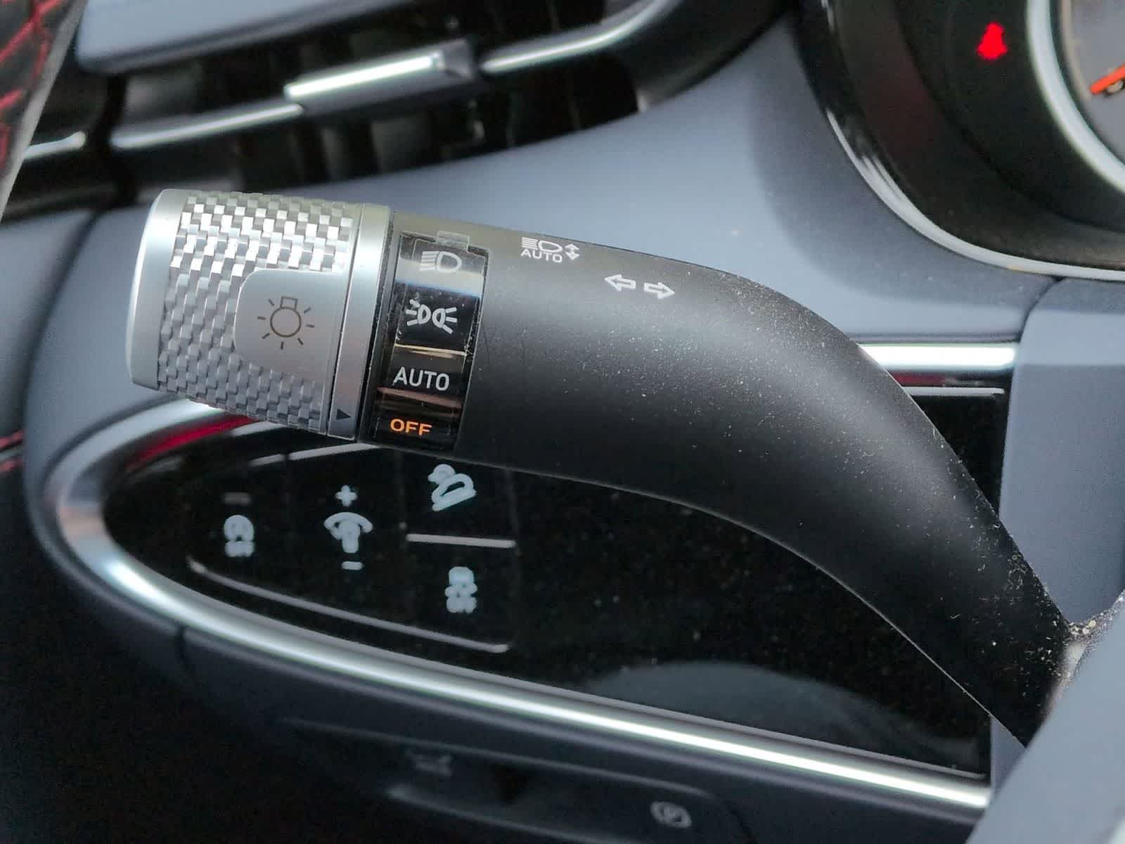 Thumbnail: 2022 Genesis GV70 - 29