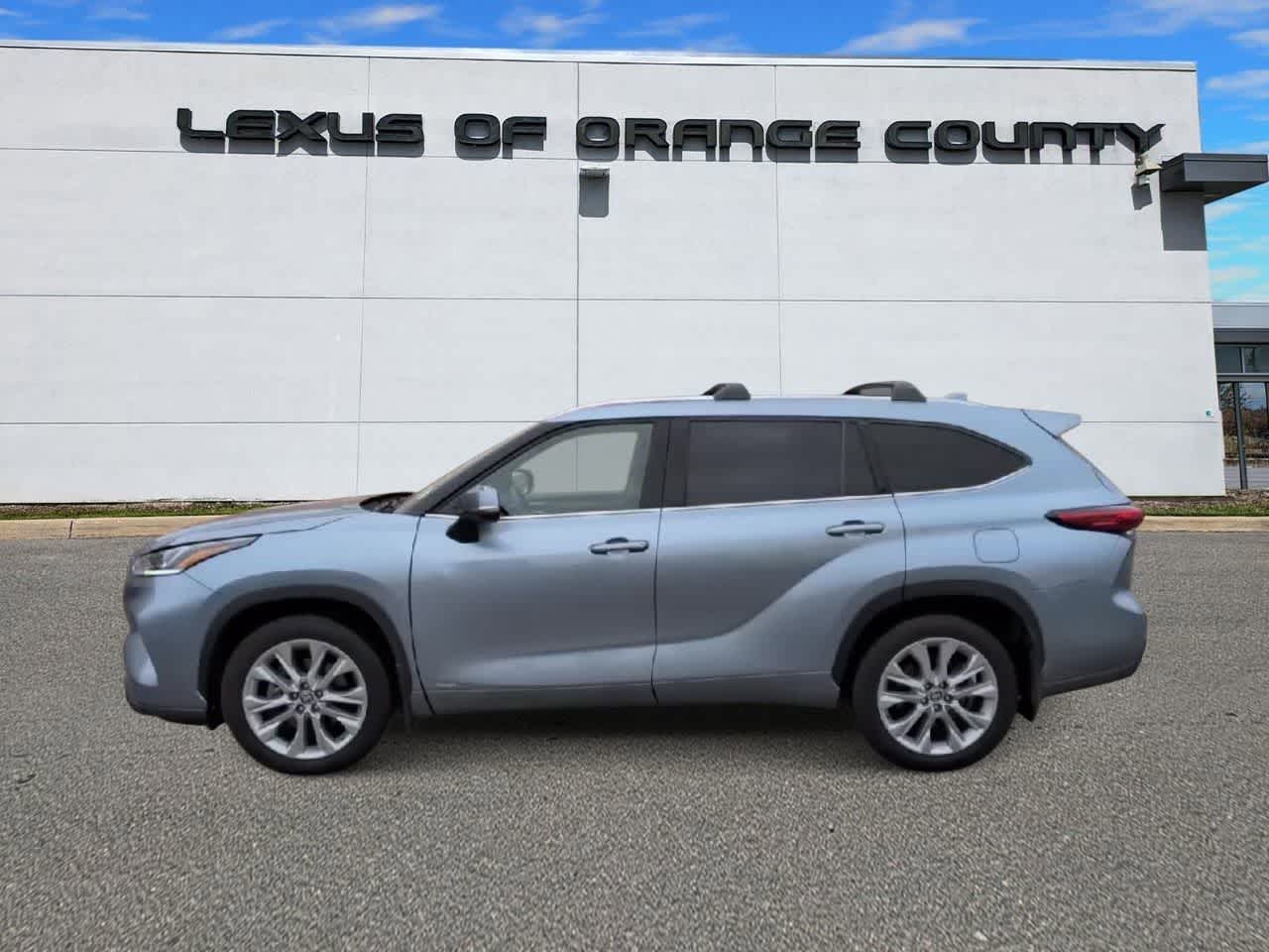 Thumbnail: 2023 Toyota Highlander - 5