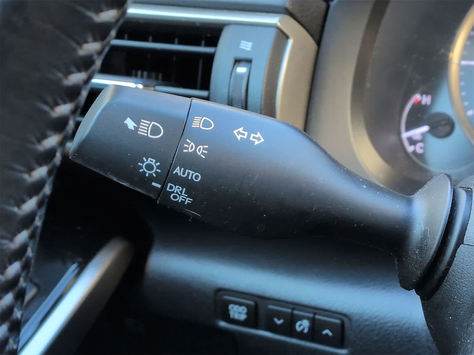 Thumbnail: 2017 Lexus IS - 29