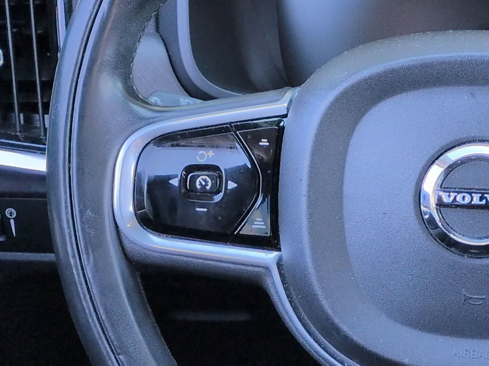 Thumbnail: 2018 Volvo S90 - 26