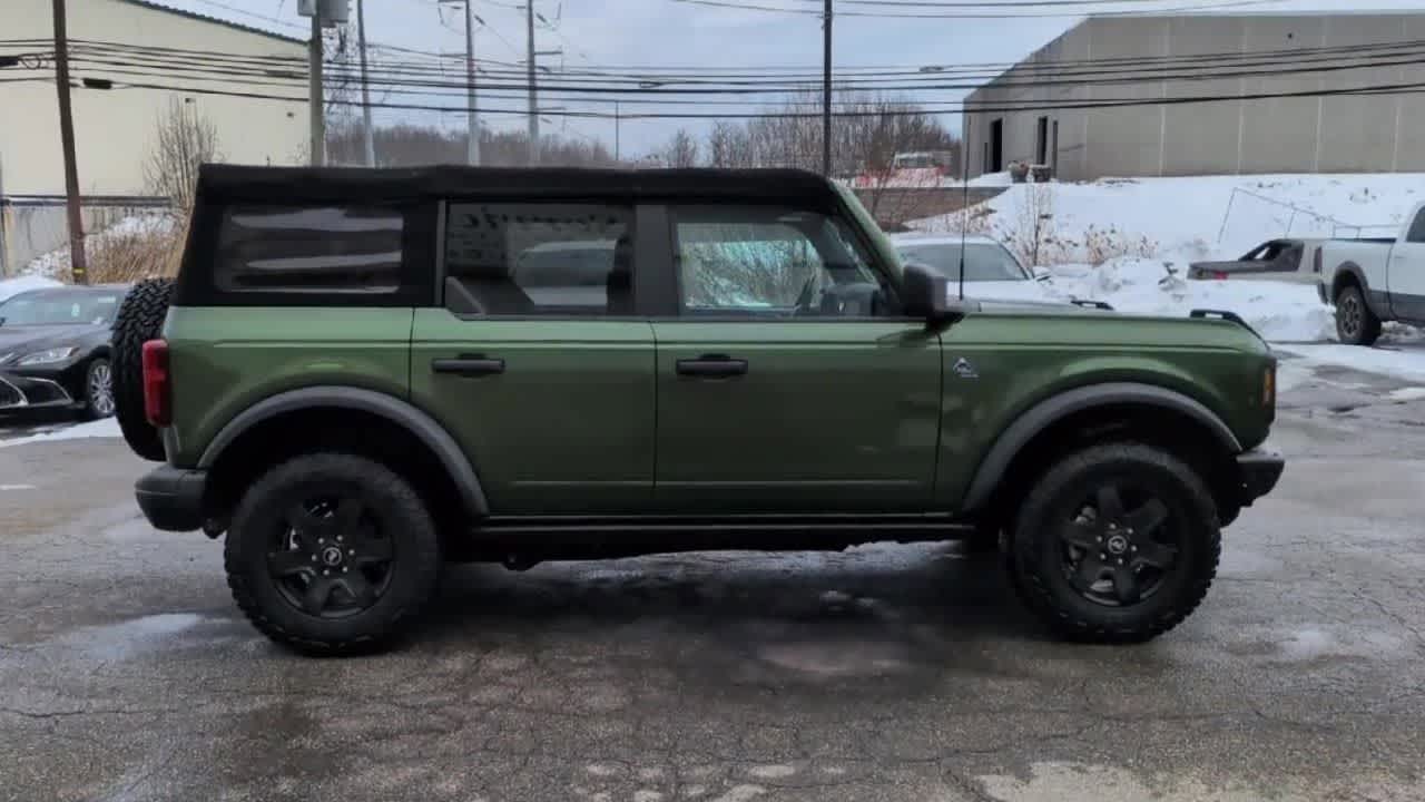 Thumbnail: 2022 Ford Bronco - 9