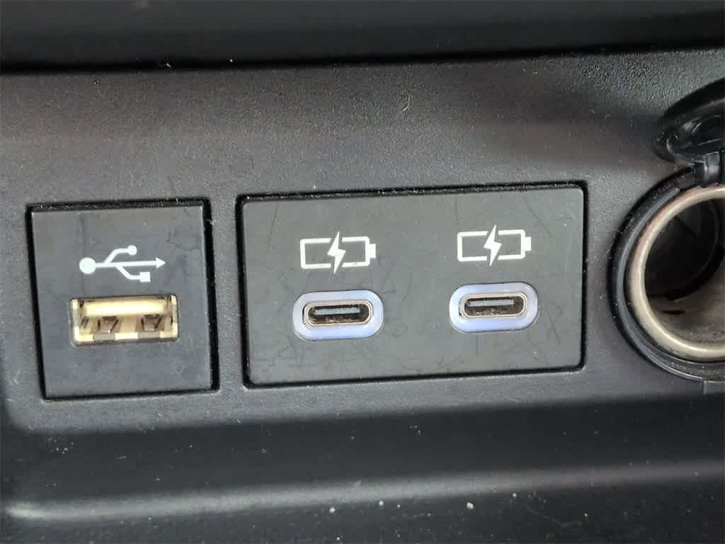 Thumbnail: 2023 Toyota Highlander - 30