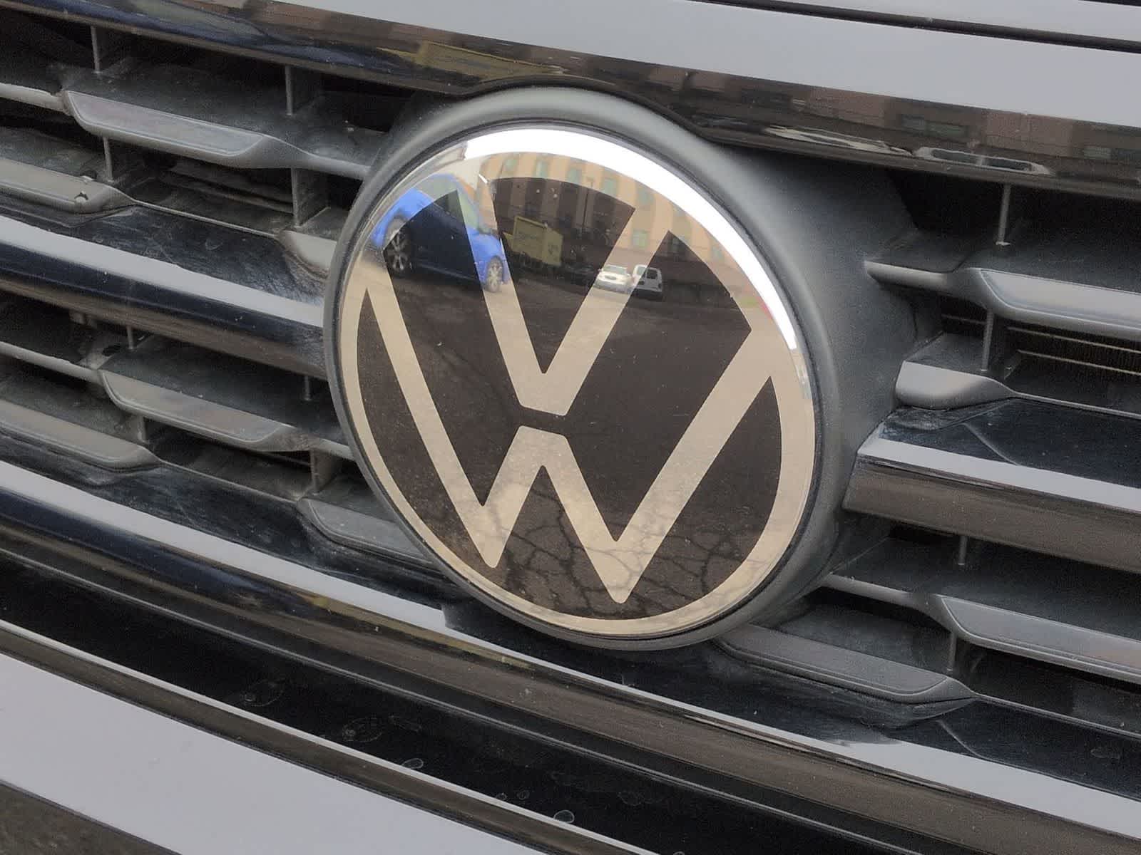 Thumbnail: 2023 Volkswagen Atlas - 12