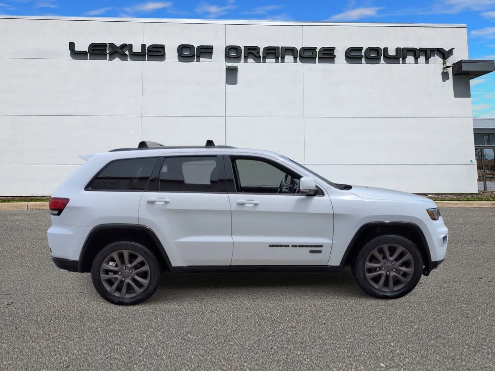 Thumbnail: 2016 Jeep Grand Cherokee - 9