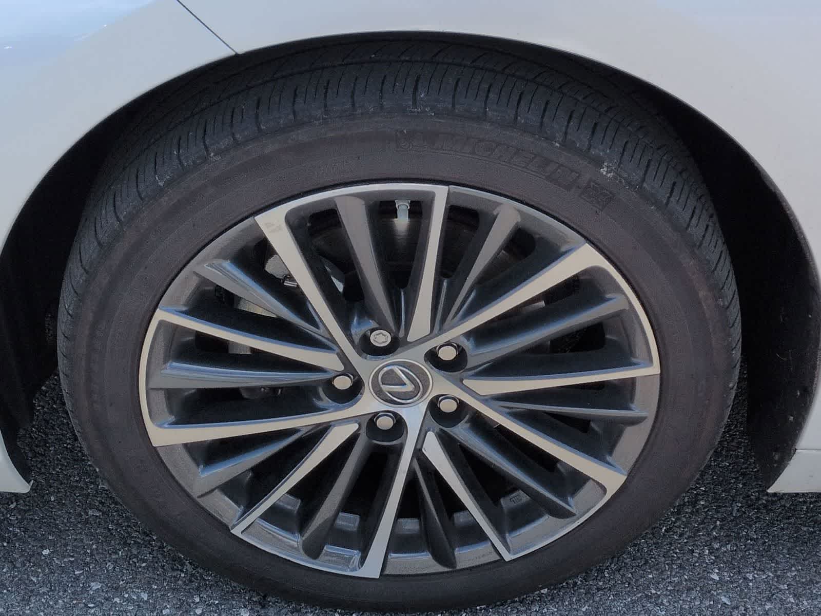 Thumbnail: 2023 Lexus ES - 14