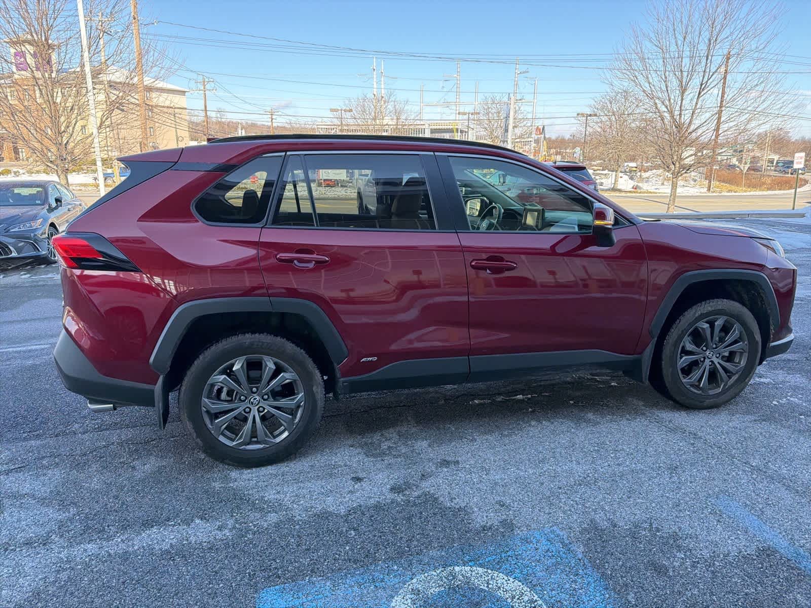 Thumbnail: 2022 Toyota RAV4 - 15