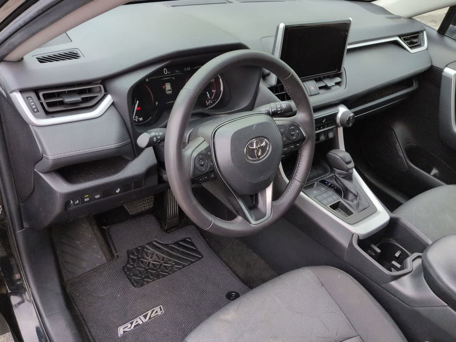 Thumbnail: 2024 Toyota RAV4 - 10