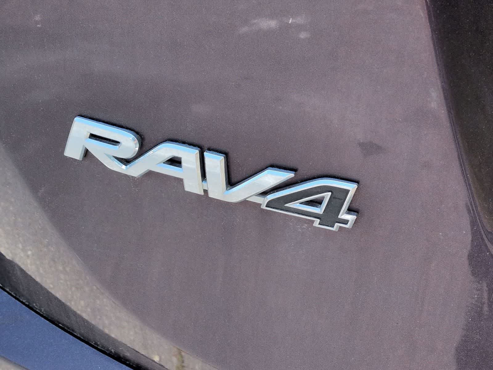 Thumbnail: 2018 Toyota RAV4 - 13