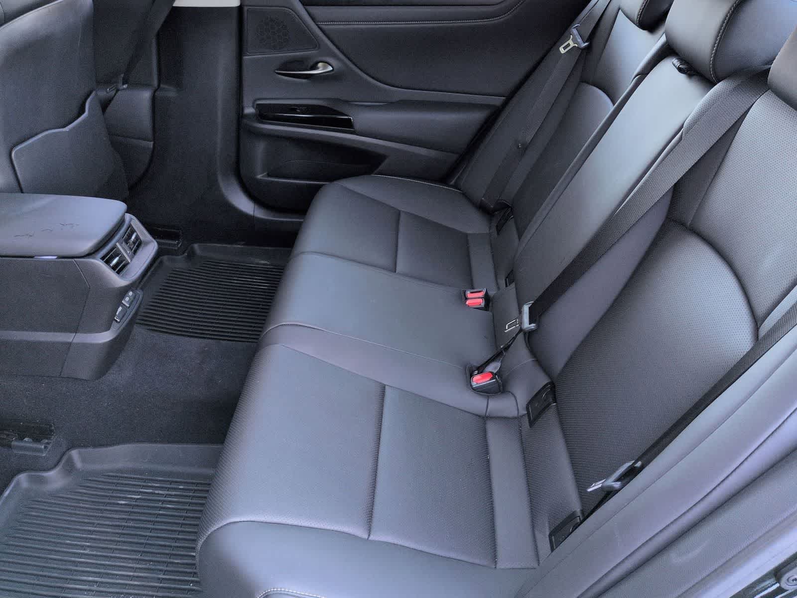 Thumbnail: 2025 Lexus ES - 21