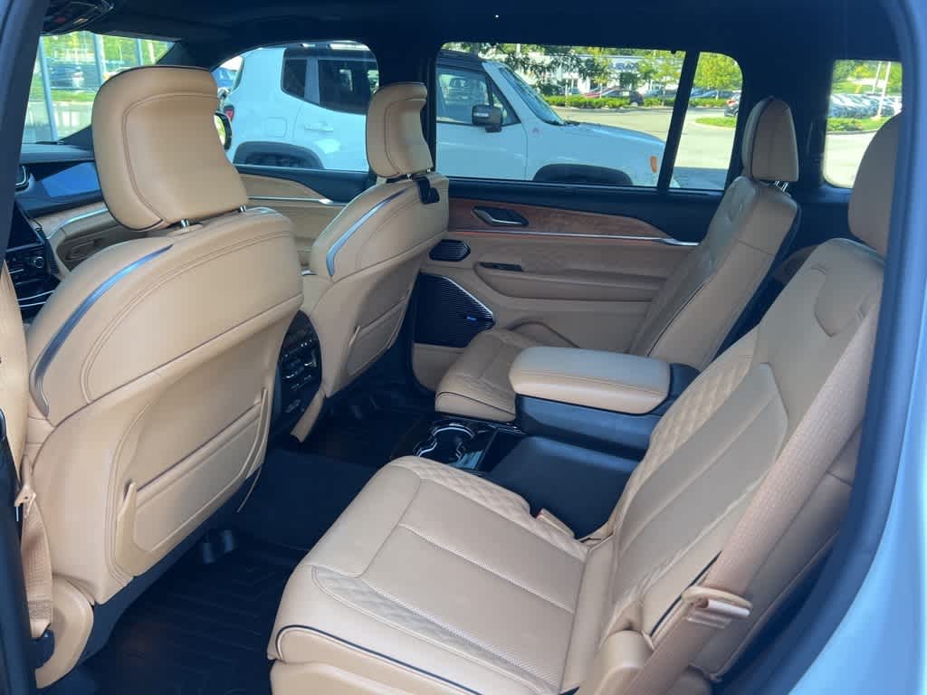 Thumbnail: 2022 Jeep Grand Cherokee - 5