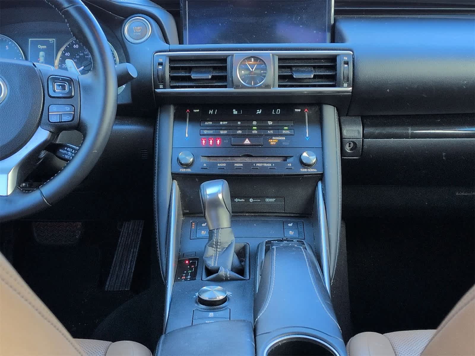 Thumbnail: 2017 Lexus IS - 30