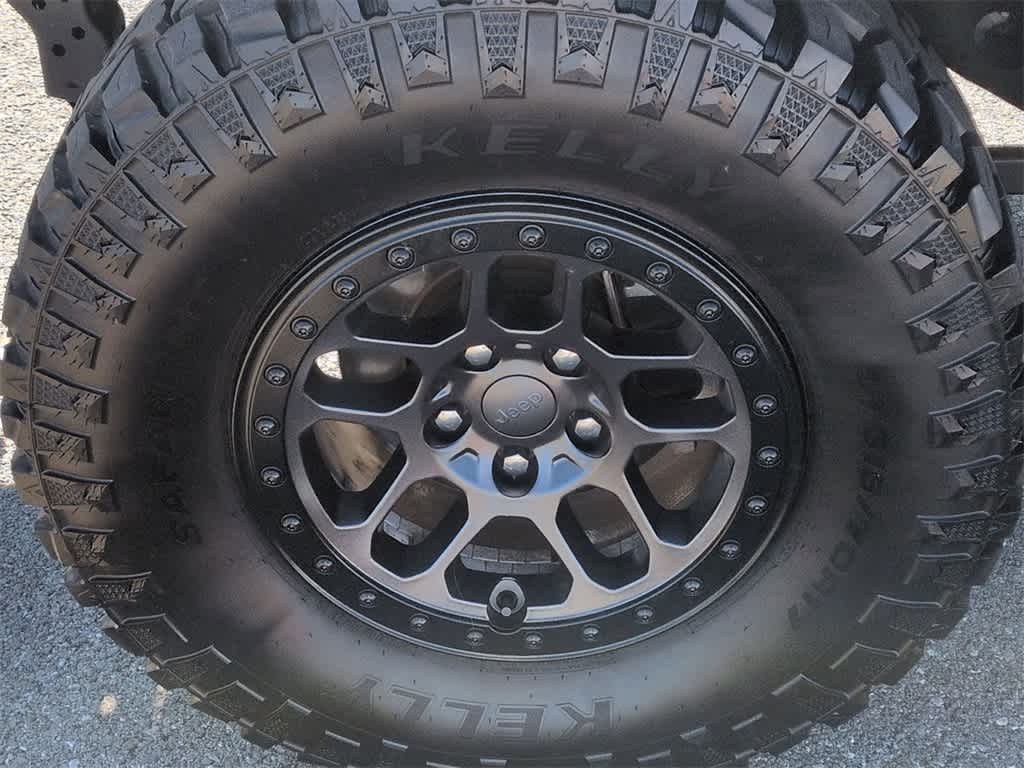 Thumbnail: 2022 Jeep Wrangler - 14