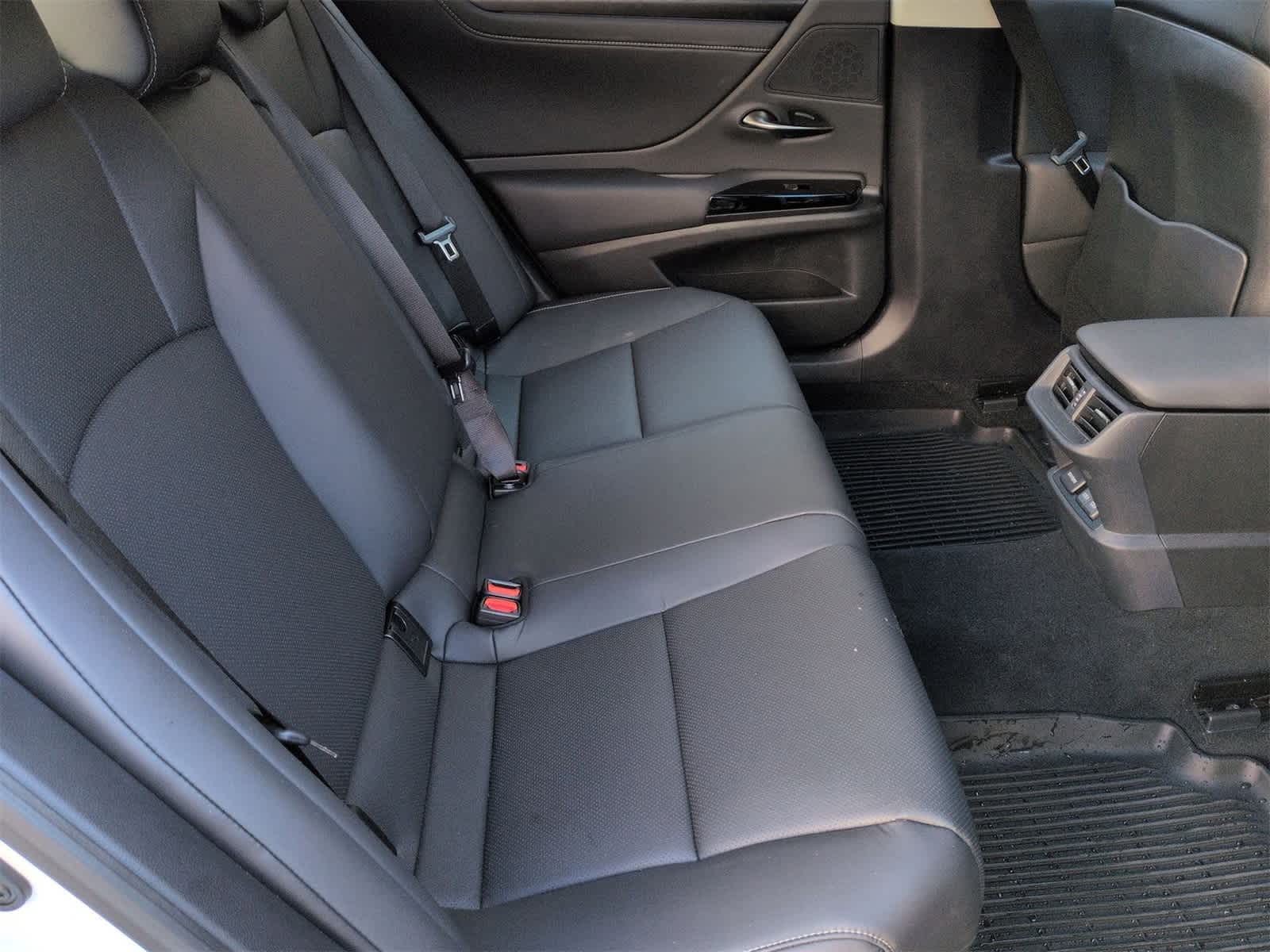 Thumbnail: 2025 Lexus ES - 22