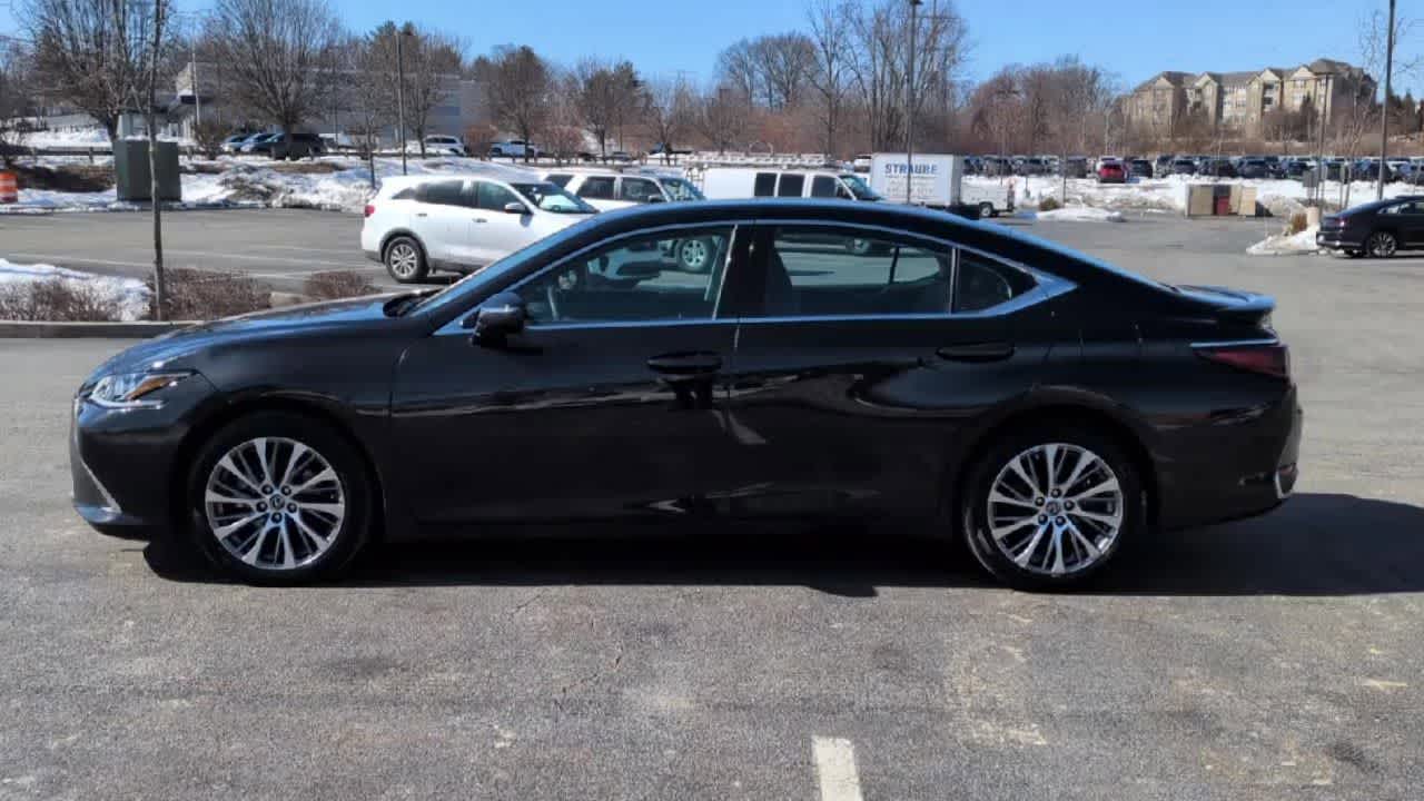 Thumbnail: 2021 Lexus ES - 5