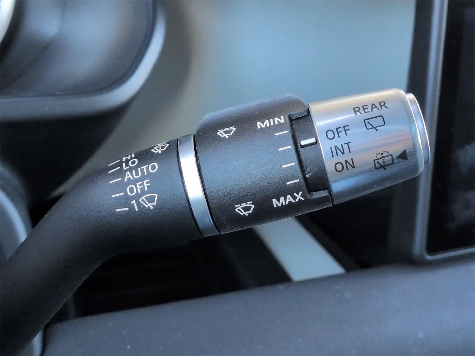 Thumbnail: 2020 Land Rover Defender - 27