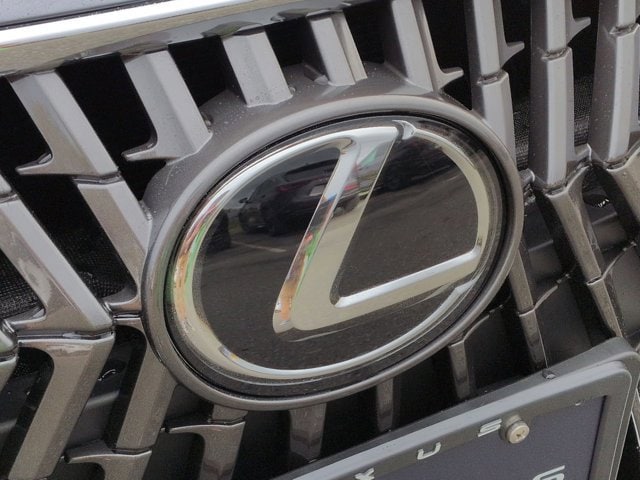 Thumbnail: 2025 Lexus ES - 12