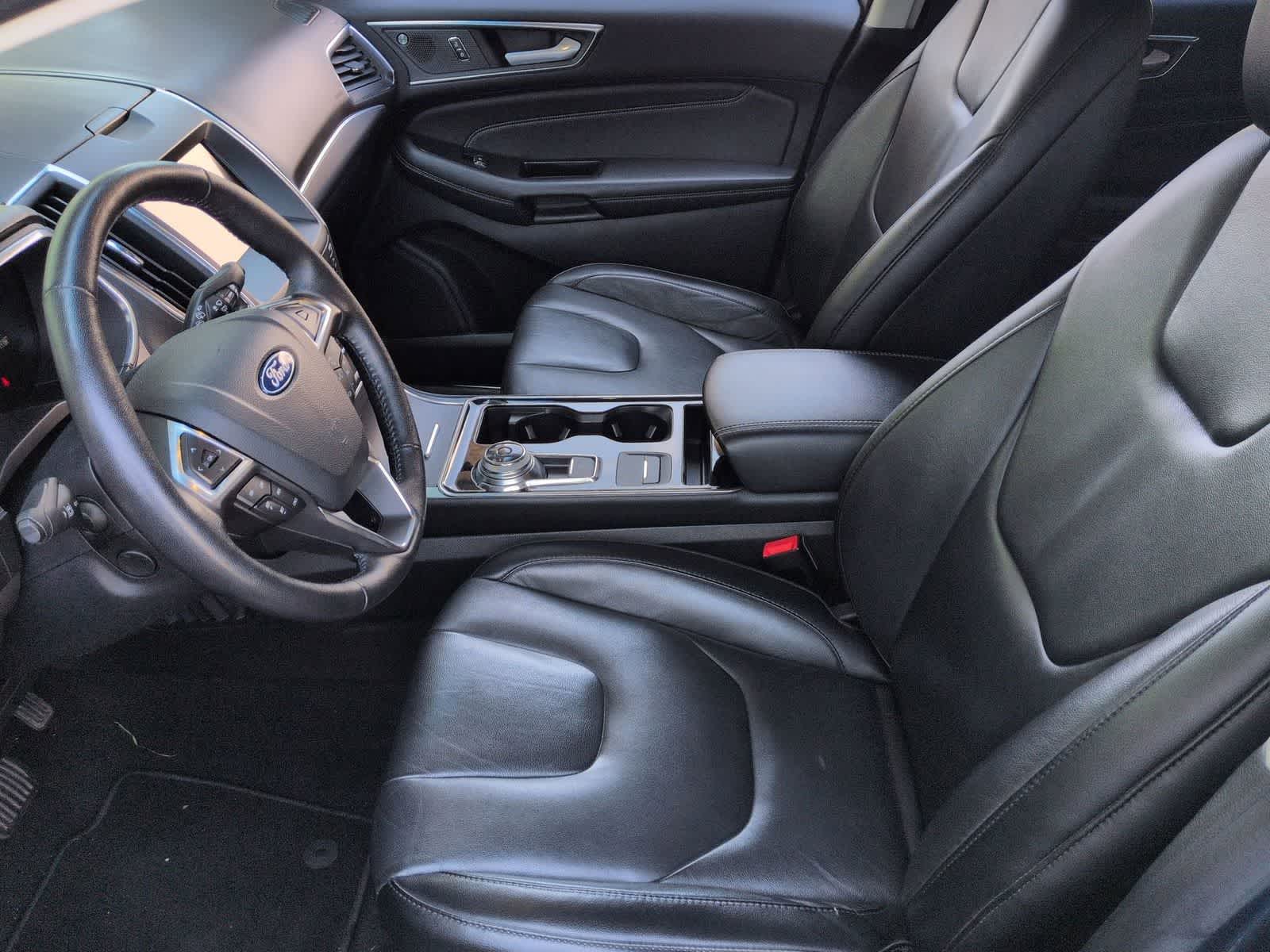 Thumbnail: 2019 Ford Edge - 17