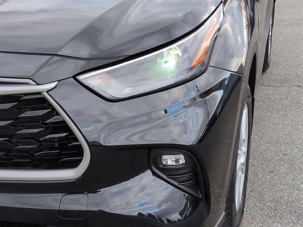 Thumbnail: 2023 Toyota Highlander - 10