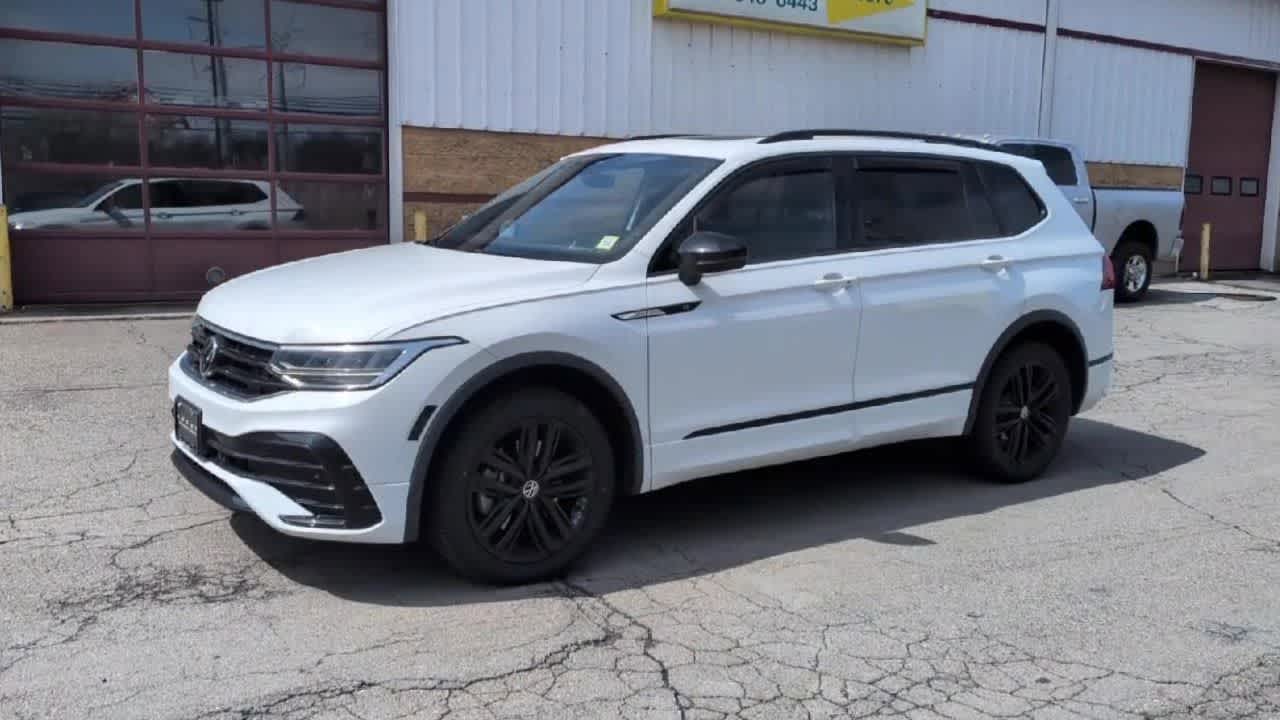 Thumbnail: 2022 Volkswagen Tiguan - 4