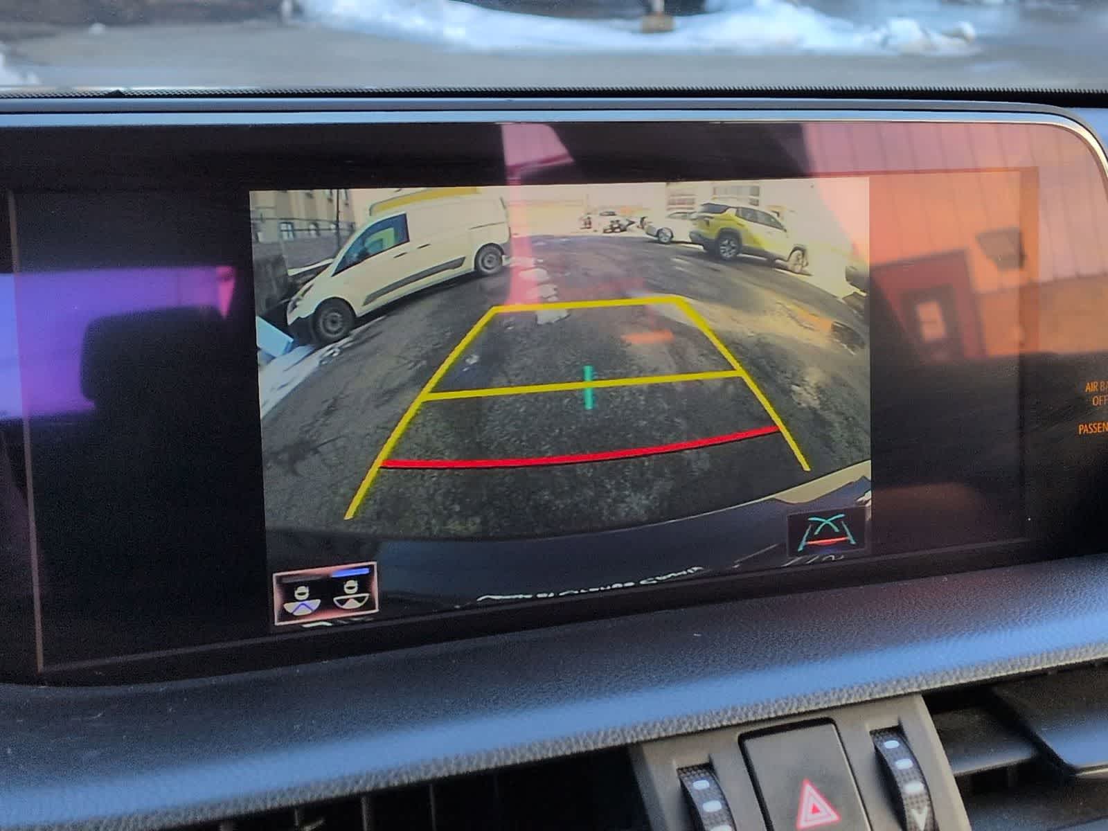 Thumbnail: 2021 Lexus ES - 32