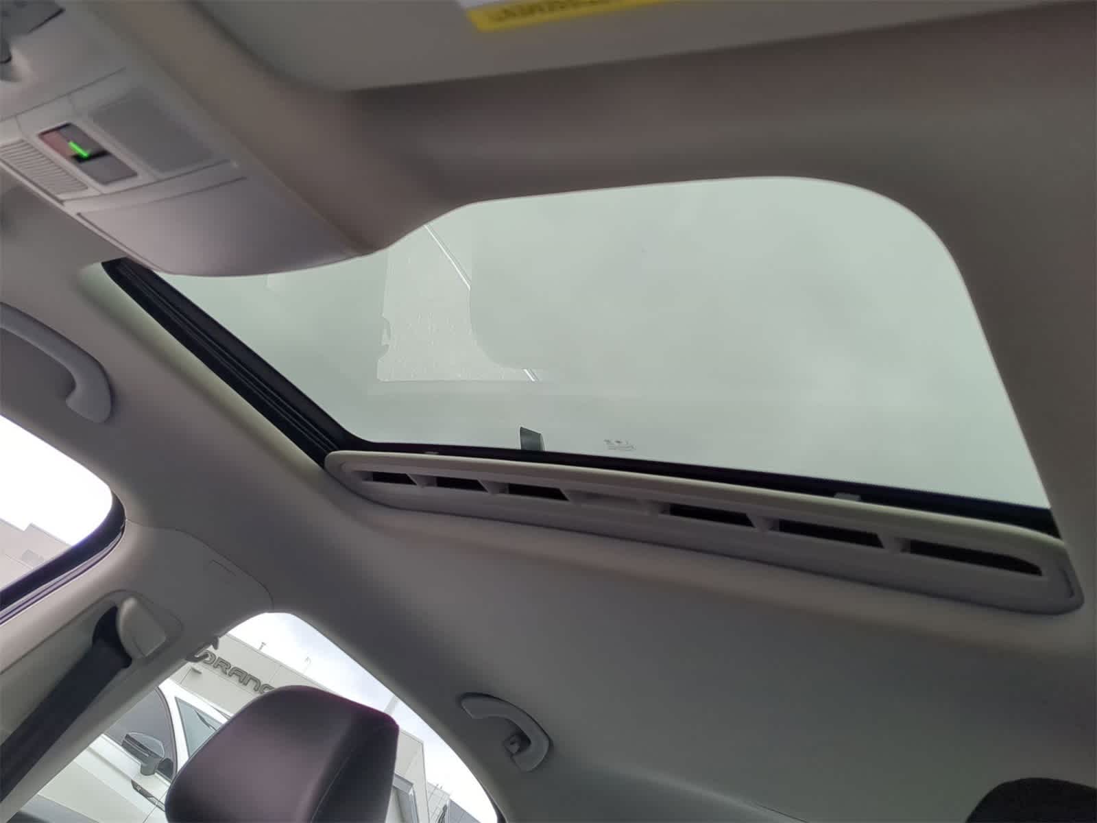 Thumbnail: 2022 Volkswagen Passat - 20