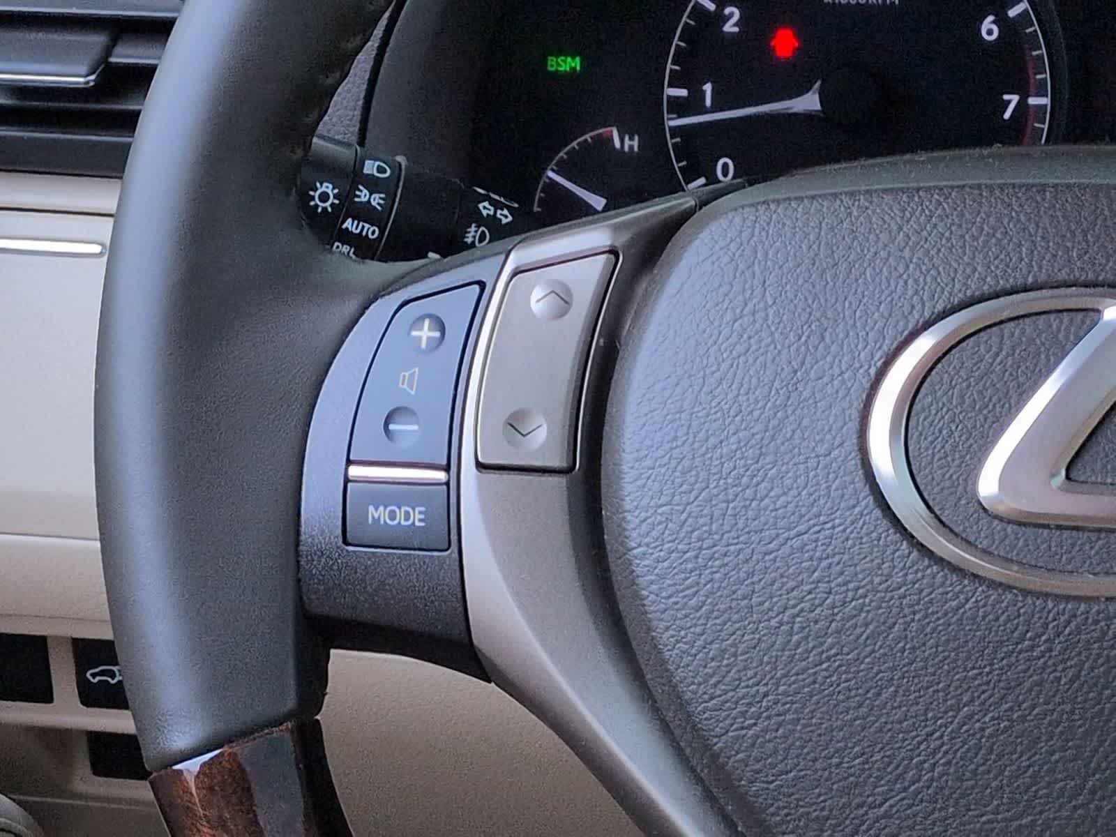 Thumbnail: 2015 Lexus RX - 26
